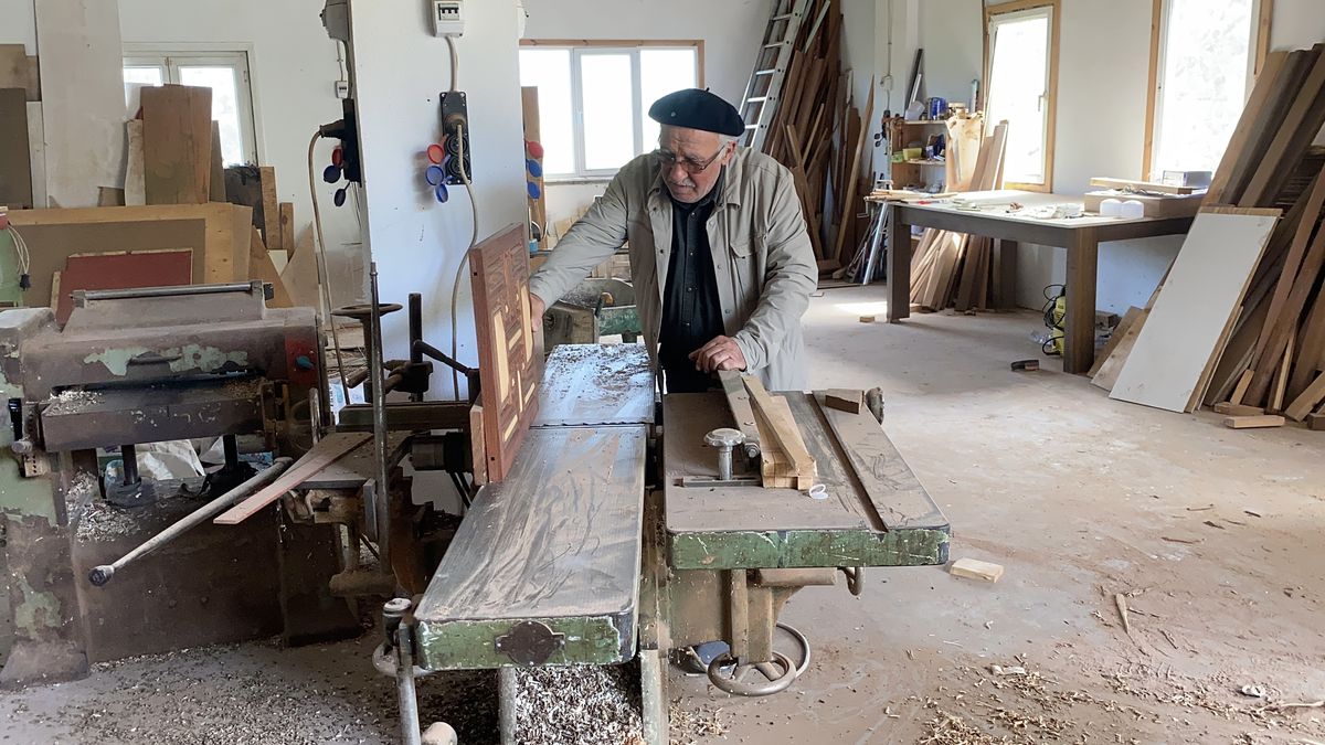 Klasik Araç Ahşapla Yenilendi