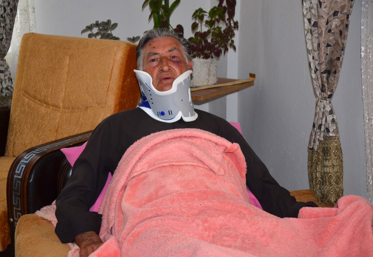 Boksör Telefon Şarjı Nedeniyle Tur Şoförünü Darbeledi