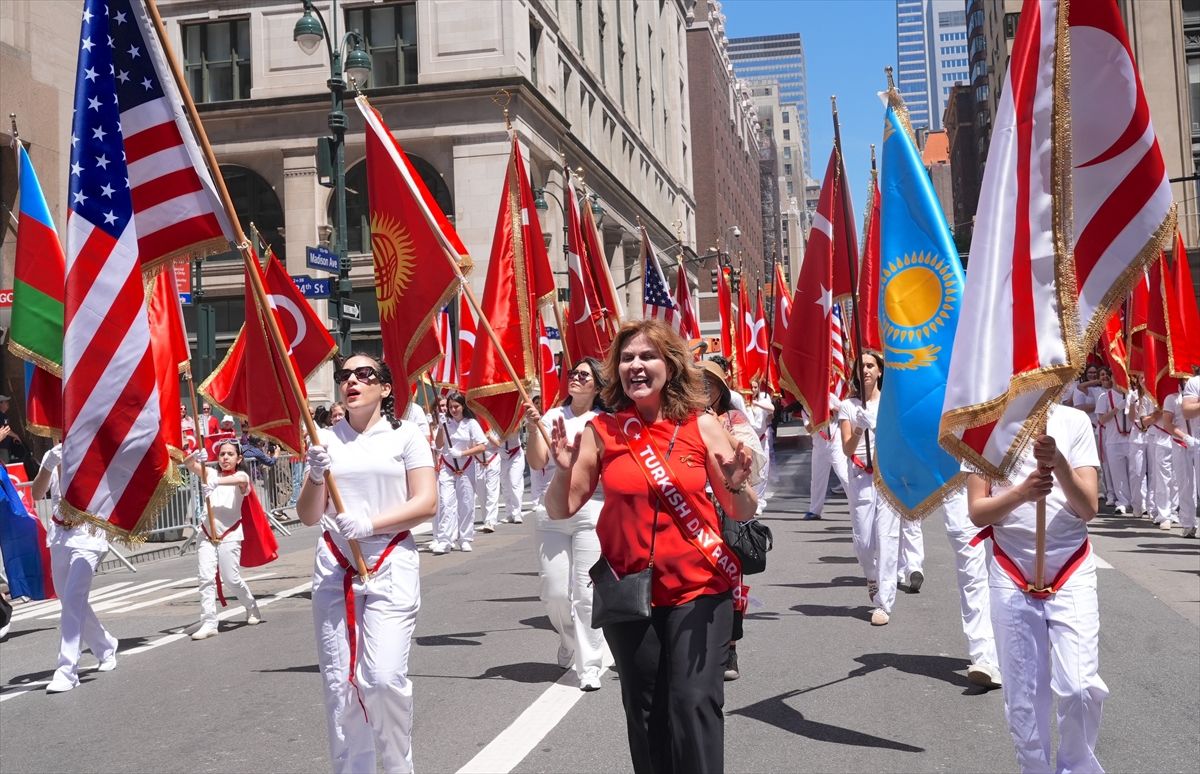 43. Türk Günü Yürüyüşü New York\'ta büyük katılımla gerçekleşti