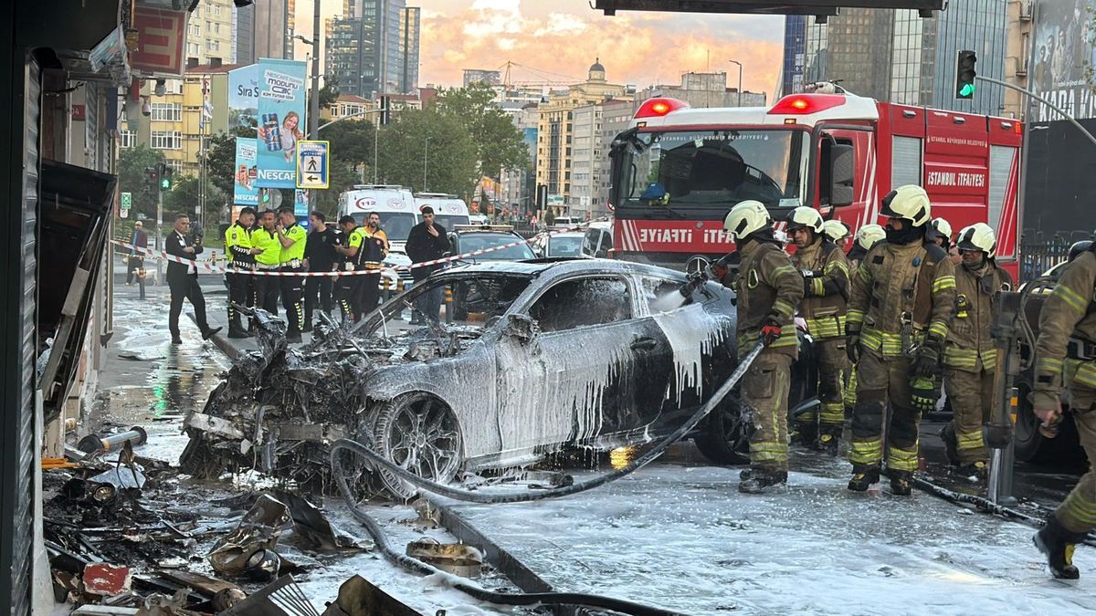 Şişli\'de Otomobil Yangını: 2 Yaralı