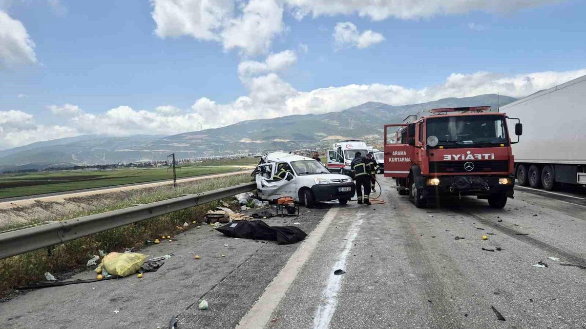 TAG Otoyolu\'nda Kaza: 2 Ölü, 2 Yaralı