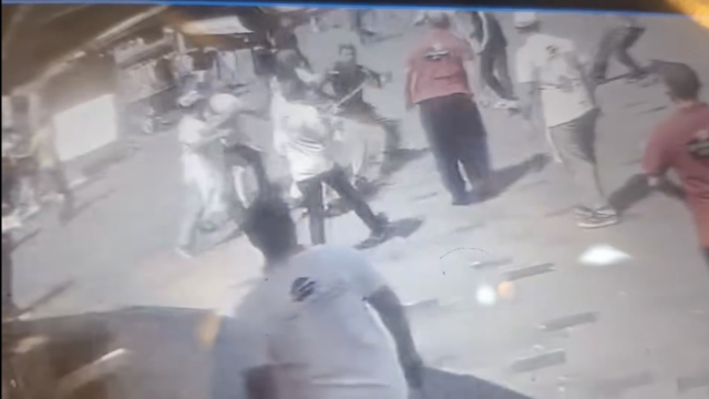 Taksim'de kazmalı kavga: 2 kişi gözaltına alındı