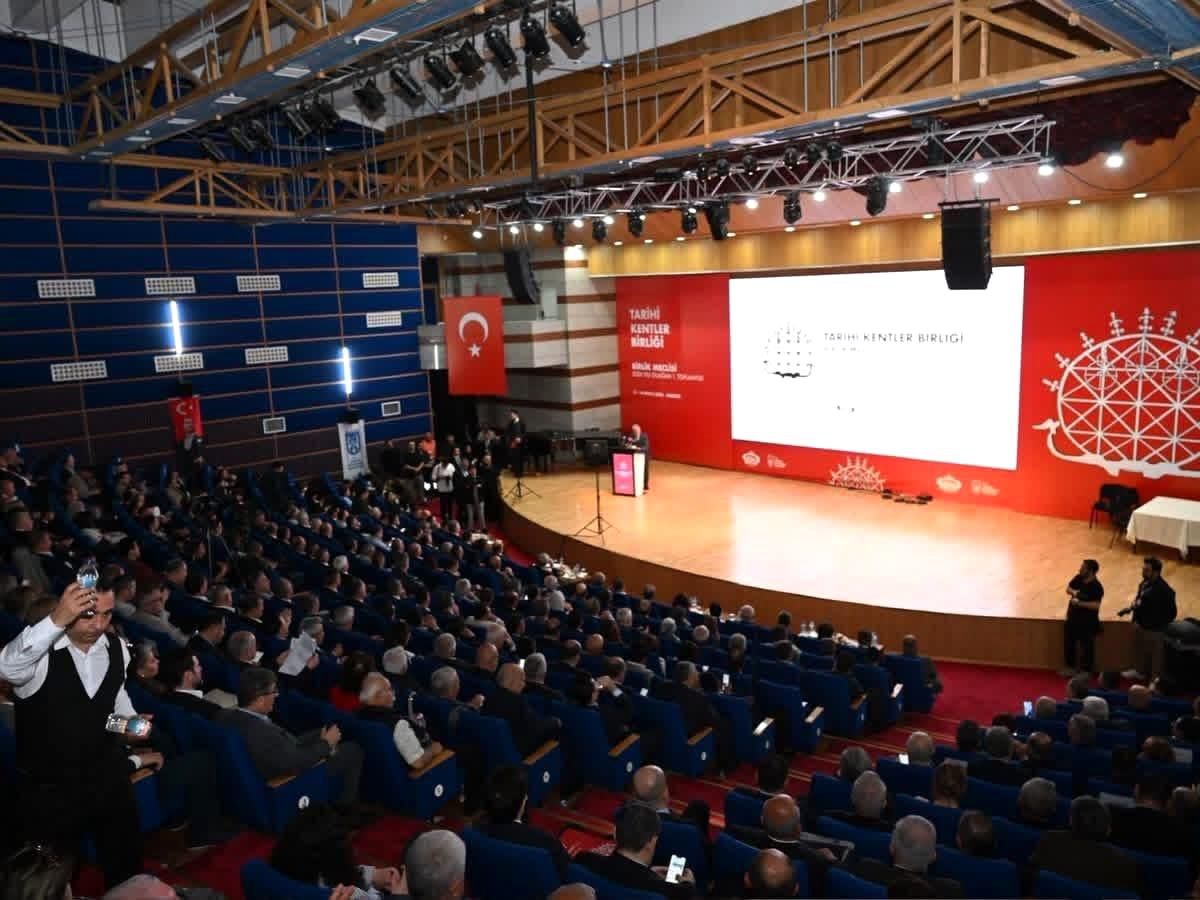 Tosya Belediye Başkanı Kavaklıgil, Tarihi Kentler Birliği yönetimine girdi