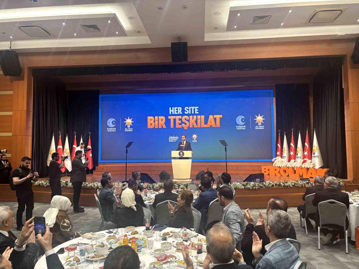 AK Parti, İstanbul\'da yeni nesil teşkilat modeli \'Her Site Bir Teşkilat\'nı tanıttı