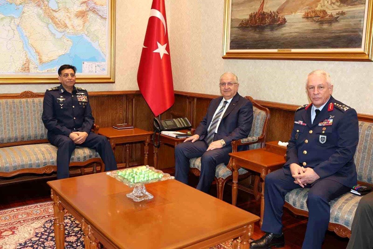 Yaşar Güler, Pakistan\'dan Konuk Kabul Etti