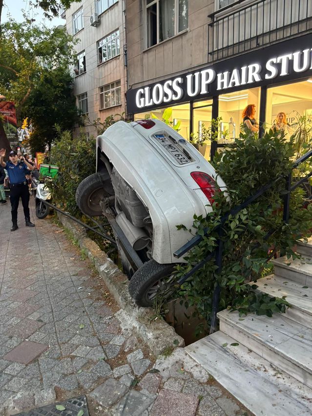 Beyoğlu'nda Alkollü Kaza