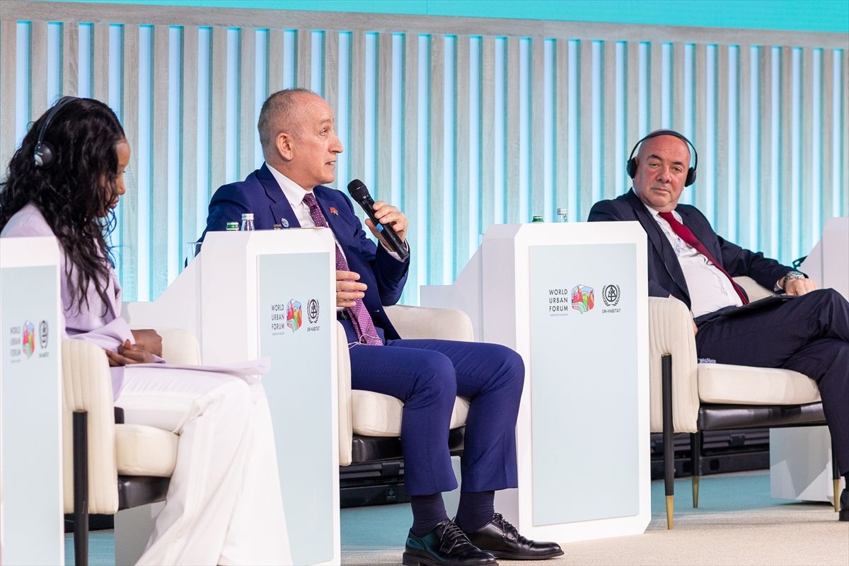Bakan Yardımcısı Bulut, Bakü\'de Kentsel Forumda Konuştu