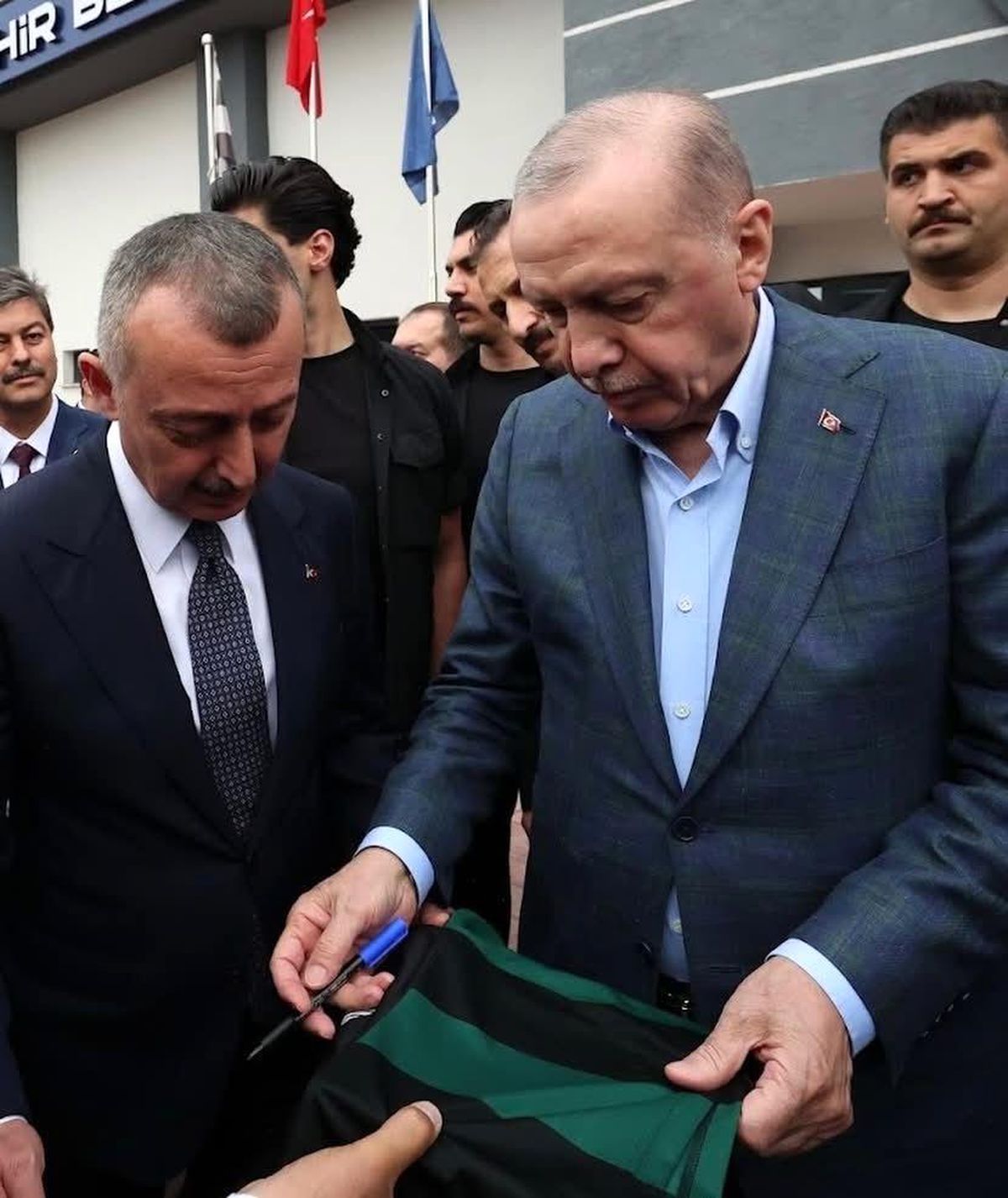 Cumhurbaşkanı Erdoğan\'dan Kocaelispor Müzesi\'ne imzalı forma