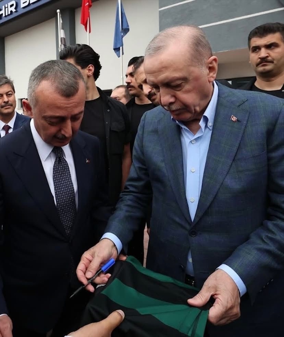 Erdoğan\'dan Kocaelispor Müzesi\'ne imzalı forma