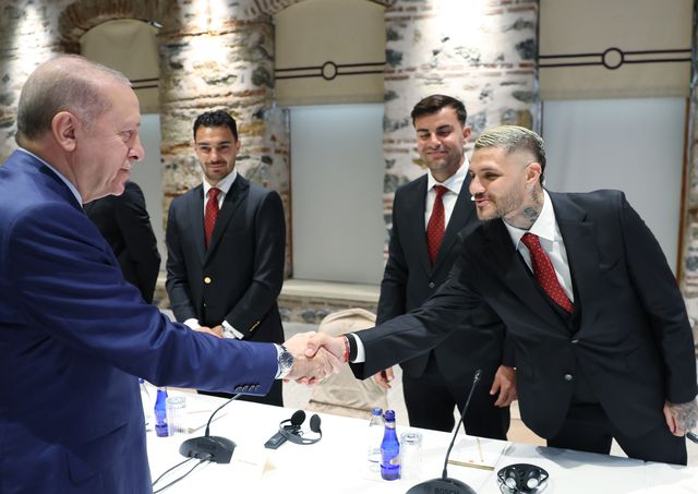 Cumhurbaşkanı Erdoğan, Süper Lig Şampiyonu Galatasaray'ı kabul etti
