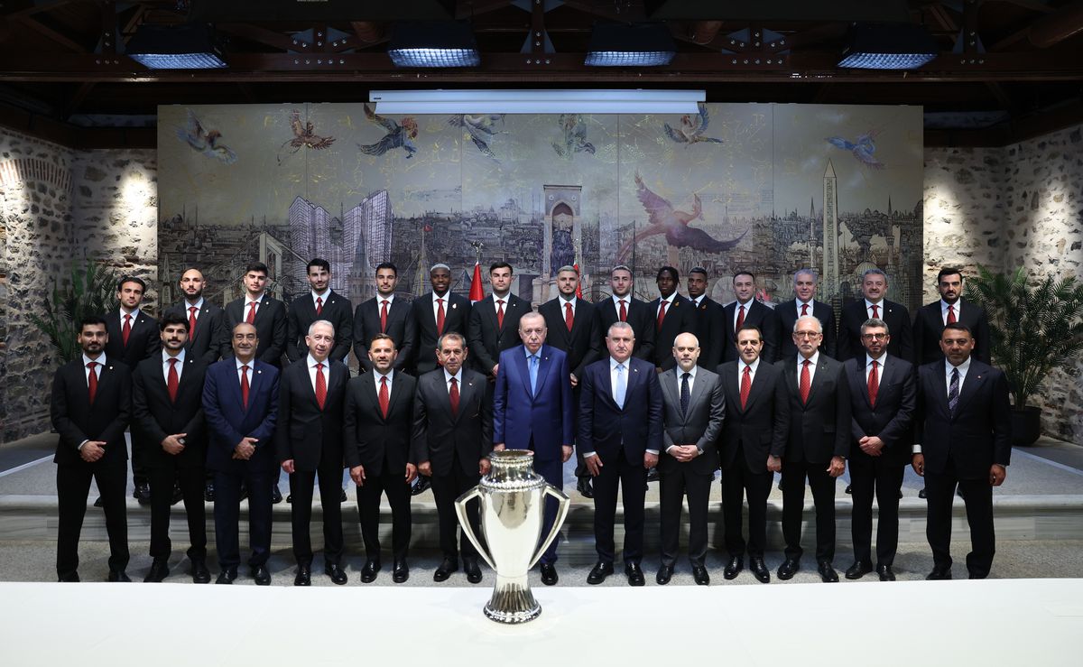 Cumhurbaşkanı Erdoğan, Süper Lig Şampiyonu Galatasaray\'ı kabul etti