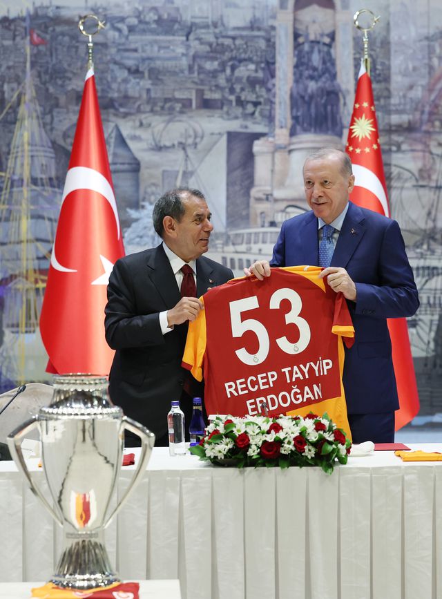 Cumhurbaşkanı Erdoğan, Süper Lig Şampiyonu Galatasaray'ı kabul etti