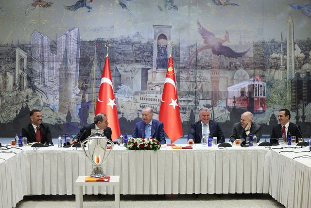 Cumhurbaşkanı Erdoğan, Süper Lig Şampiyonu Galatasaray'ı kabul etti