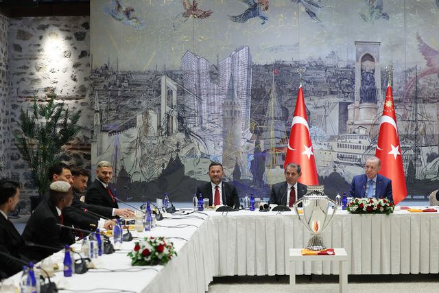 Cumhurbaşkanı Erdoğan, Süper Lig Şampiyonu Galatasaray'ı kabul etti