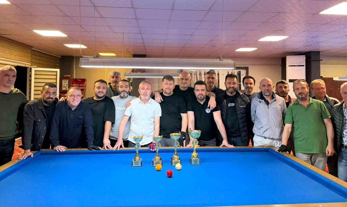 Düzce\'de Bilardo Turnuvasında Örnek Davranış