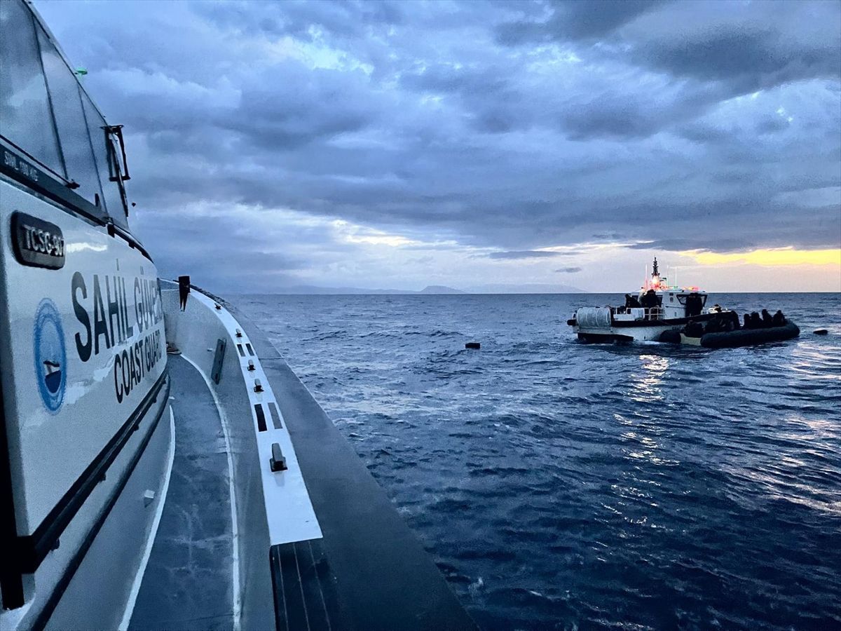 İzmir\'de Düzensiz Göçmen Operasyonları