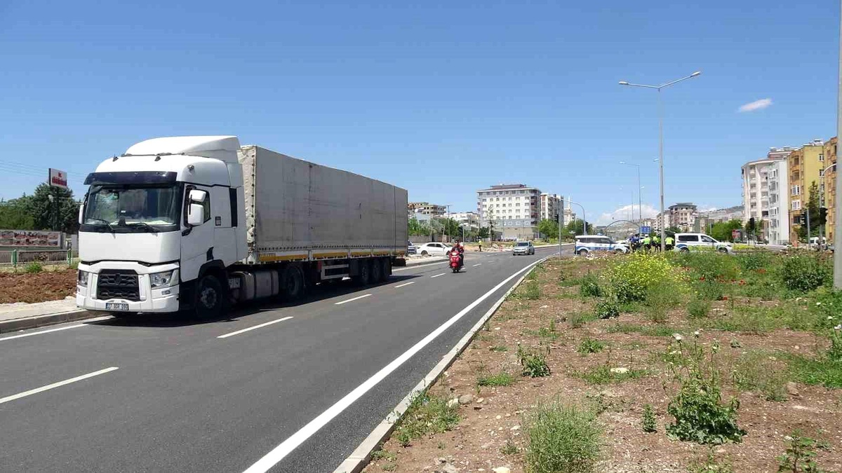 Kilis\'te Tır-Motosiklet Kazası: 2 Ağır Yaralı