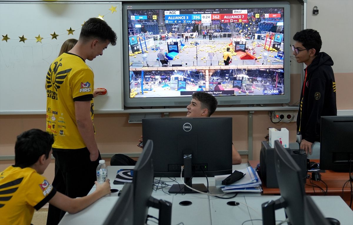Beylikdüzü Lisesi\'nden Robotik Başarı