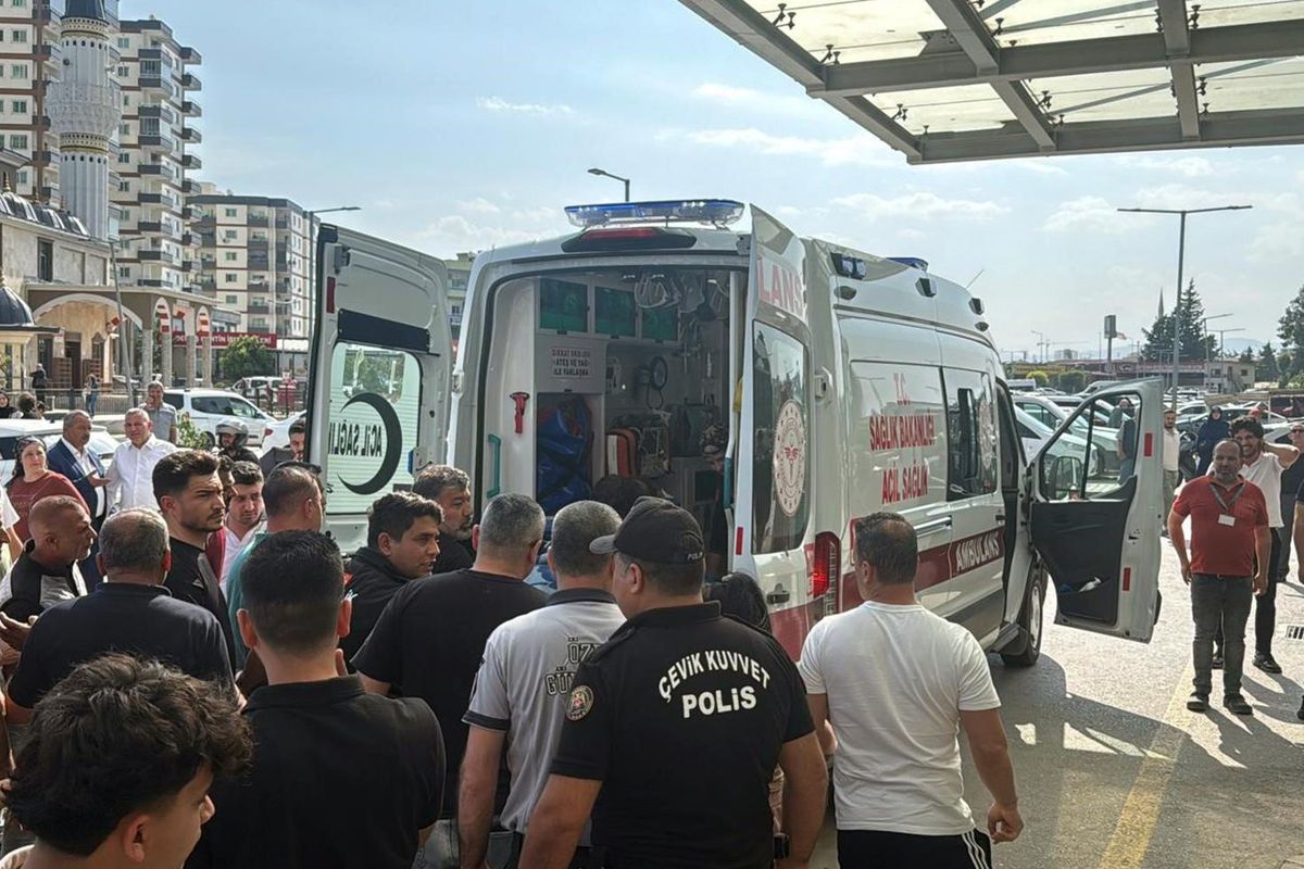 Mersin\'de pompalı tüfekli saldırgan 6 kişiyi öldürdü, 8 kişiyi yaraladı