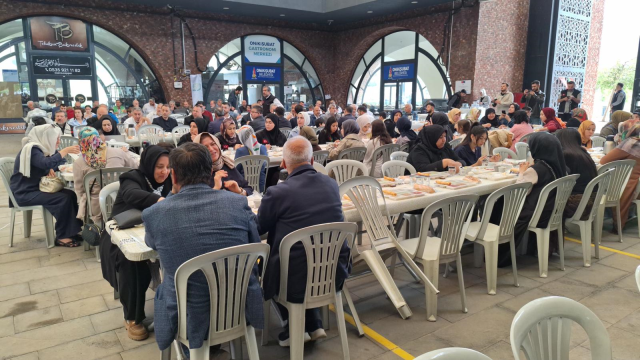 Onikişubat Belediyesi ve İHH’dan anlamlı dayanışma: 250 yetim çocuğa bayramlık desteği