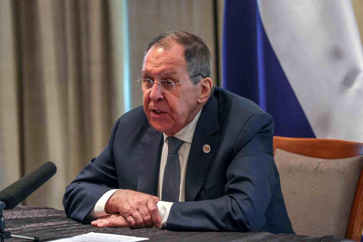 Lavrov, İran\'ın Uranyum Zenginleştirme Hakkını Savundu
