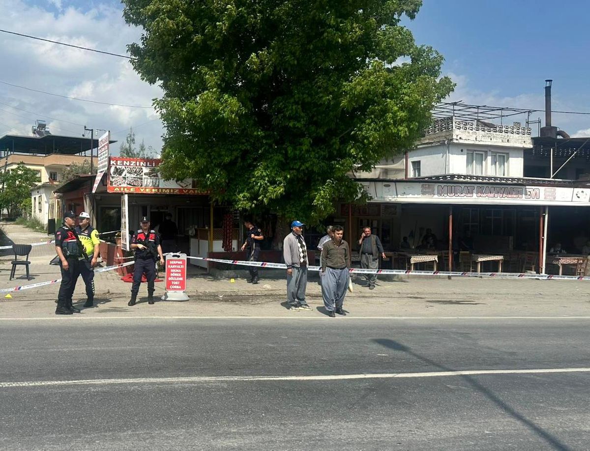 Tarsus\'ta Lokanta Saldırısı: 2 Ölü, 2 Yaralı