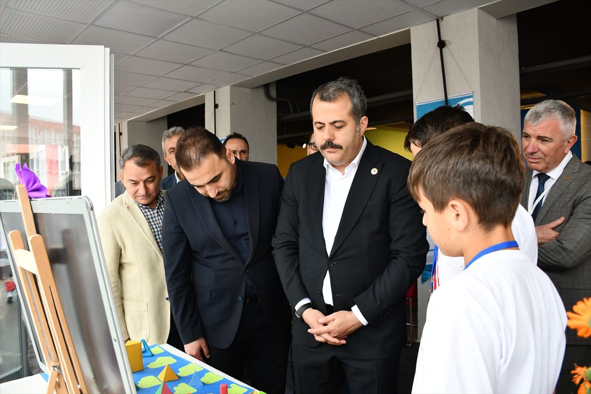 Vezirköprü\'de TÜBİTAK Bilim Fuarı Yapıldı