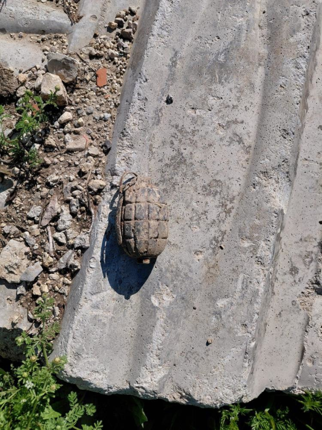 Metruk evde oynayan çocuklar, Kurtuluş Savaşı'ndan kalma el bombası buldu