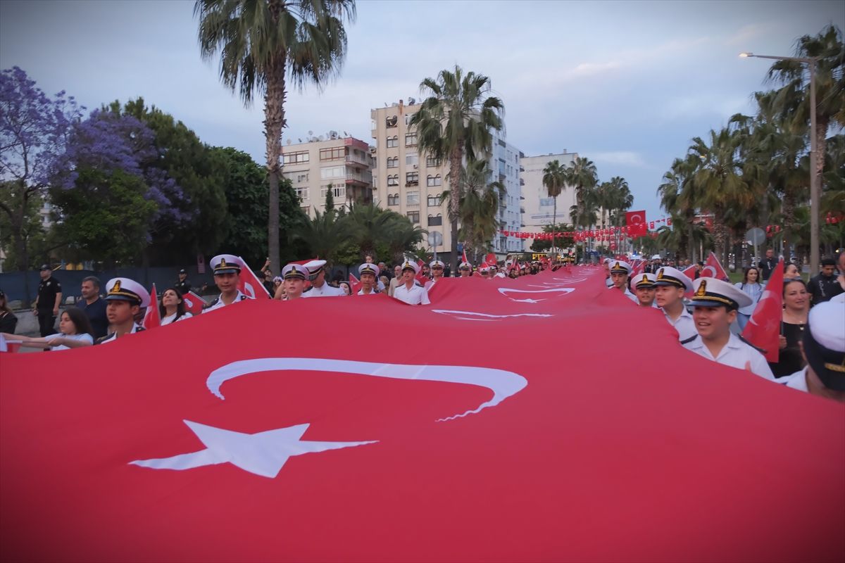 19 Mayıs Coşkusu Adana ve Mersin\'de