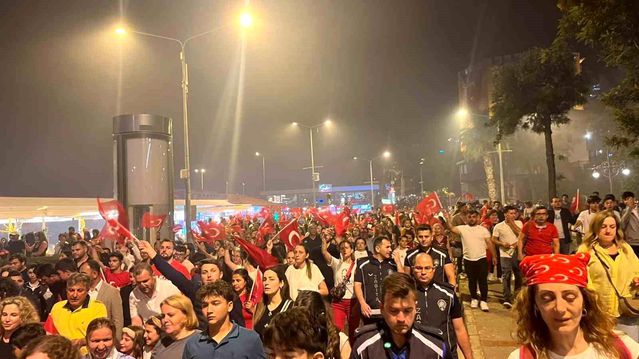 Alanya'da fener alayı ve Ceza konseriyle 19 Mayıs kutlaması