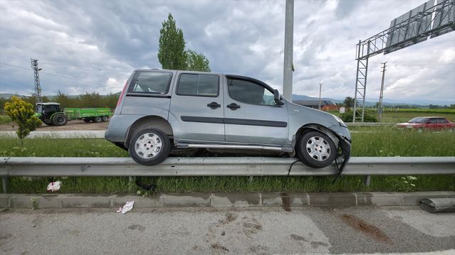 Gümüşhacıköy'de Trafik Kazası: 2 Yaralı