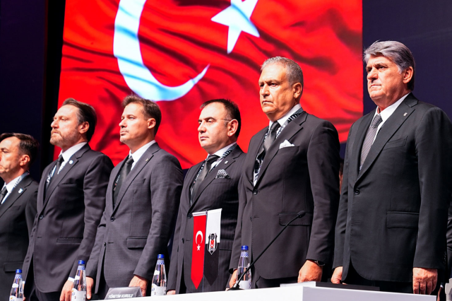 Beşiktaş'tan <a class='keyword-sd' href='/arda-turan/' title='Arda Turan'>Arda Turan</a> sürprizi