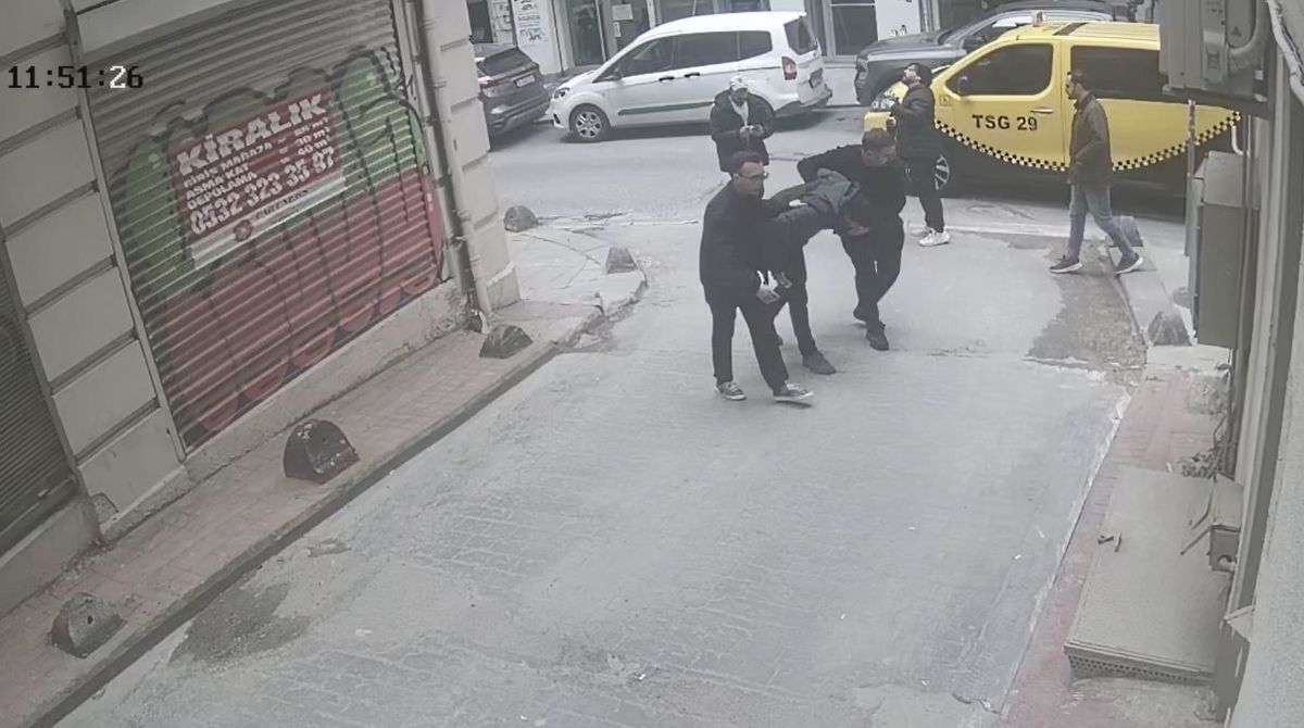 Beyoğlu\'nda Cam Parçası Kazası
