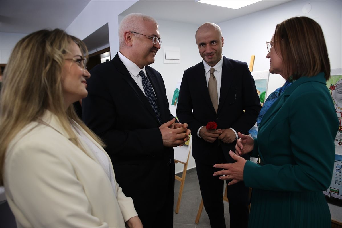 Cebel\'de Demokrasi Bayramı: Özgürlük ve Birlik Vurgusu