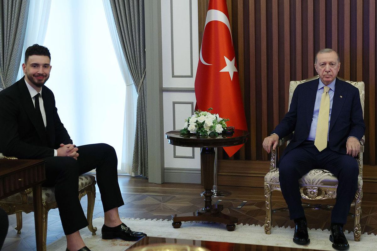Cumhurbaşkanı Erdoğan, Alperen Şengün\'ü kabul etti