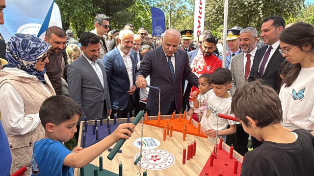 Diyarbakır'da 19 Mayıs, erbane ve Kürtçe müziklerle kutlandı