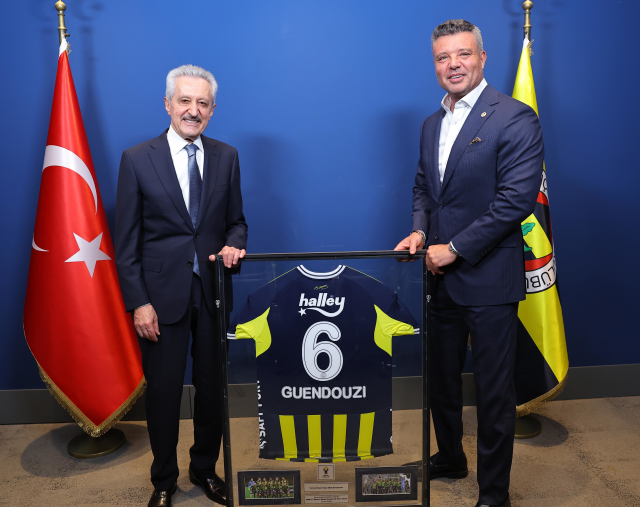 Fenerbahçe'de Mehmet Ali Aydınlar sürprizi: İmzalar atıldı