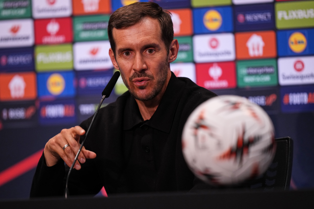 Julian Schuster, İstanbul'da tarih yazabilir