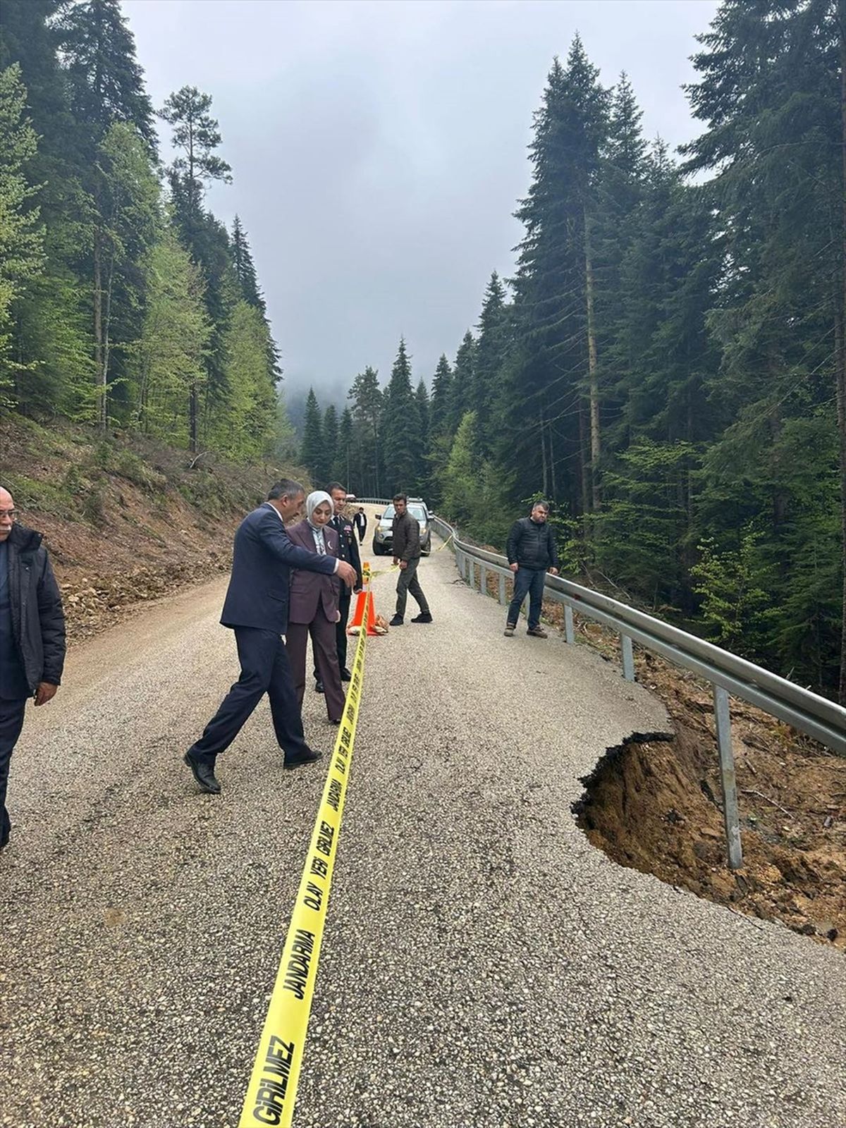 Ağlı\'da Heyelan: Ulaşım Kontrollü Sağlanıyor
