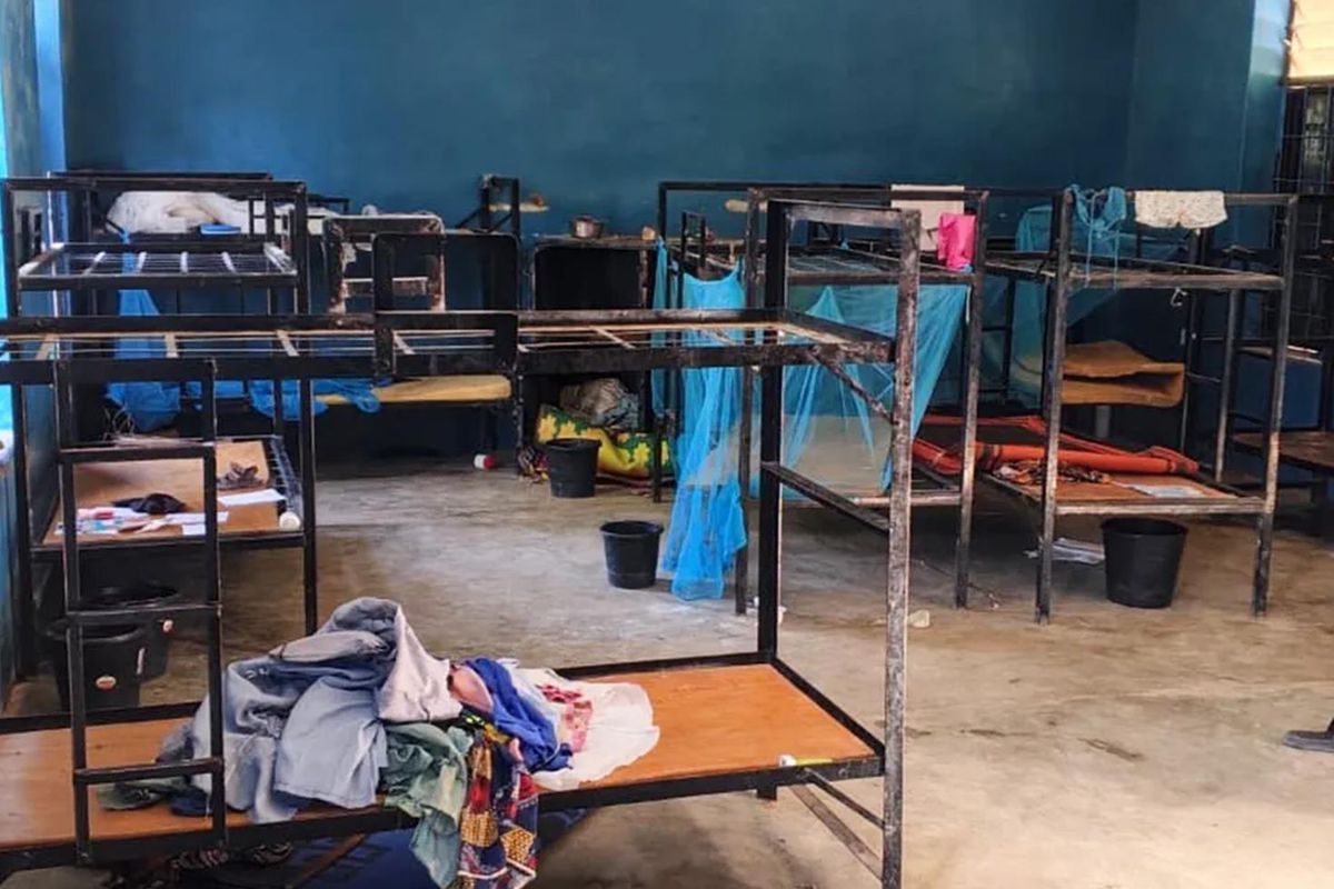 Nijerya\'da okul saldırısı: 25 öğrenci ve 7 öğretmen kaçırıldı