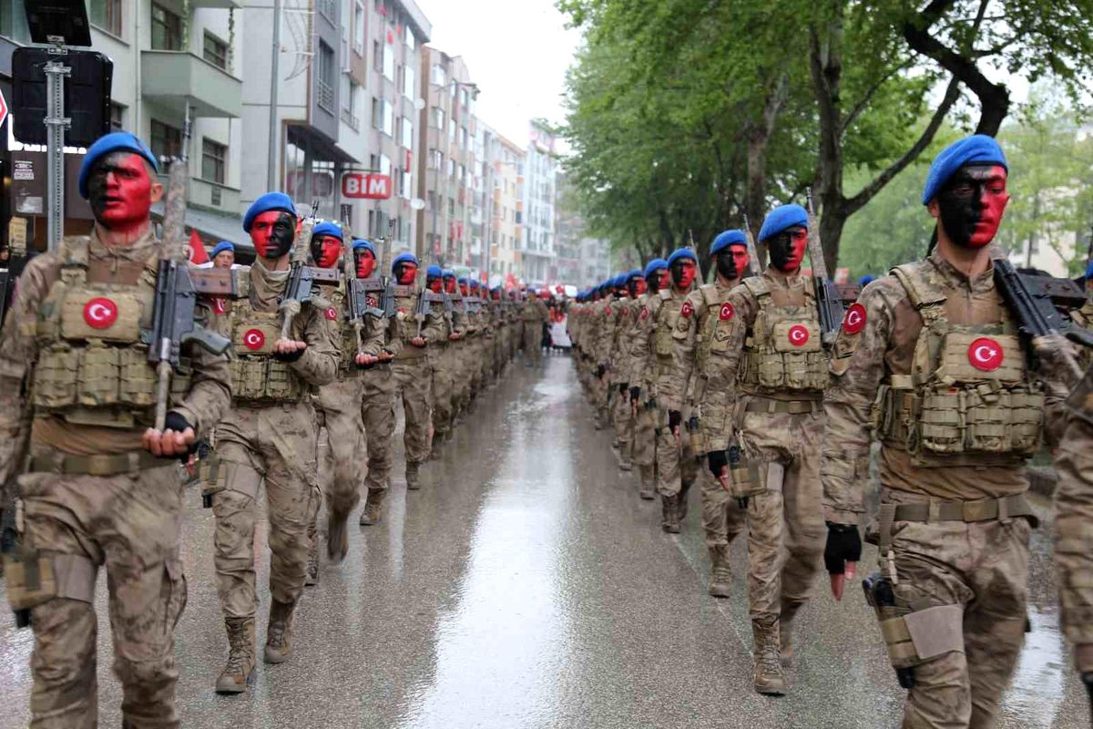 19 Mayıs Kastamonu\'da coşkulu yürüyüş