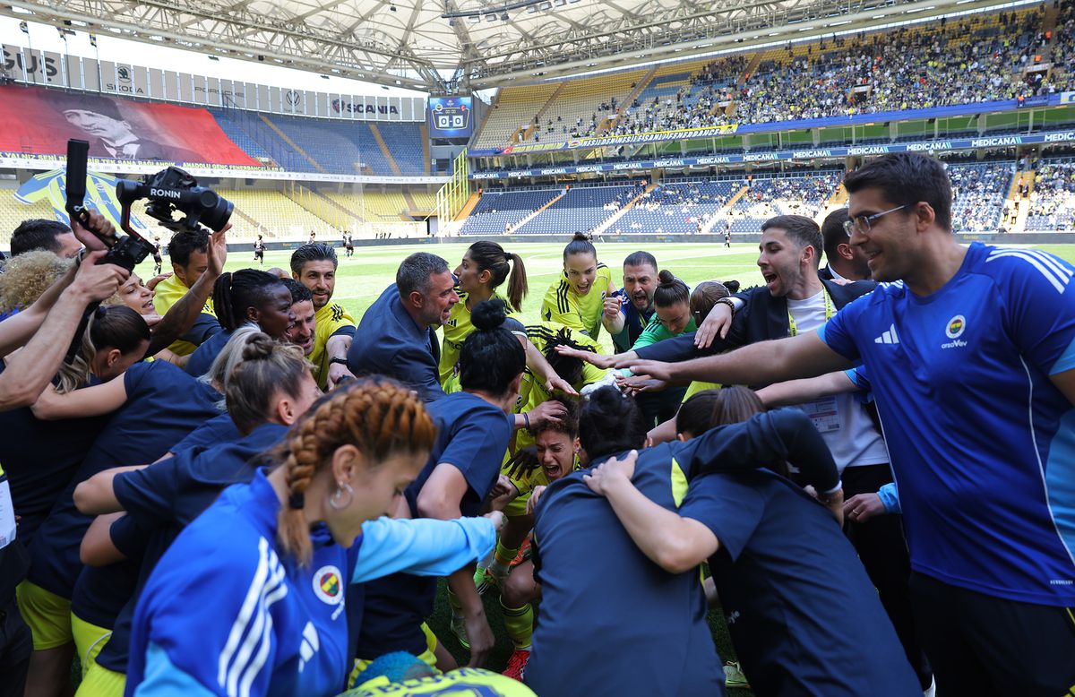 Fenerbahçe, Ünye\'yi 8-0 Yendi