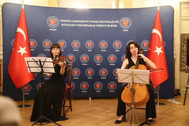 Viyana'da Atatürk'ü Anma Töreni