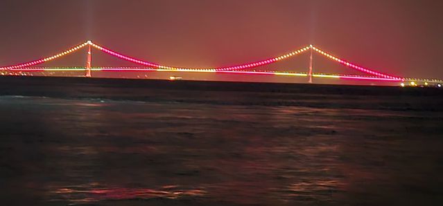 Galatasaray'a Özel Işık Gösterisi Çanakkale Köprüsü'nde