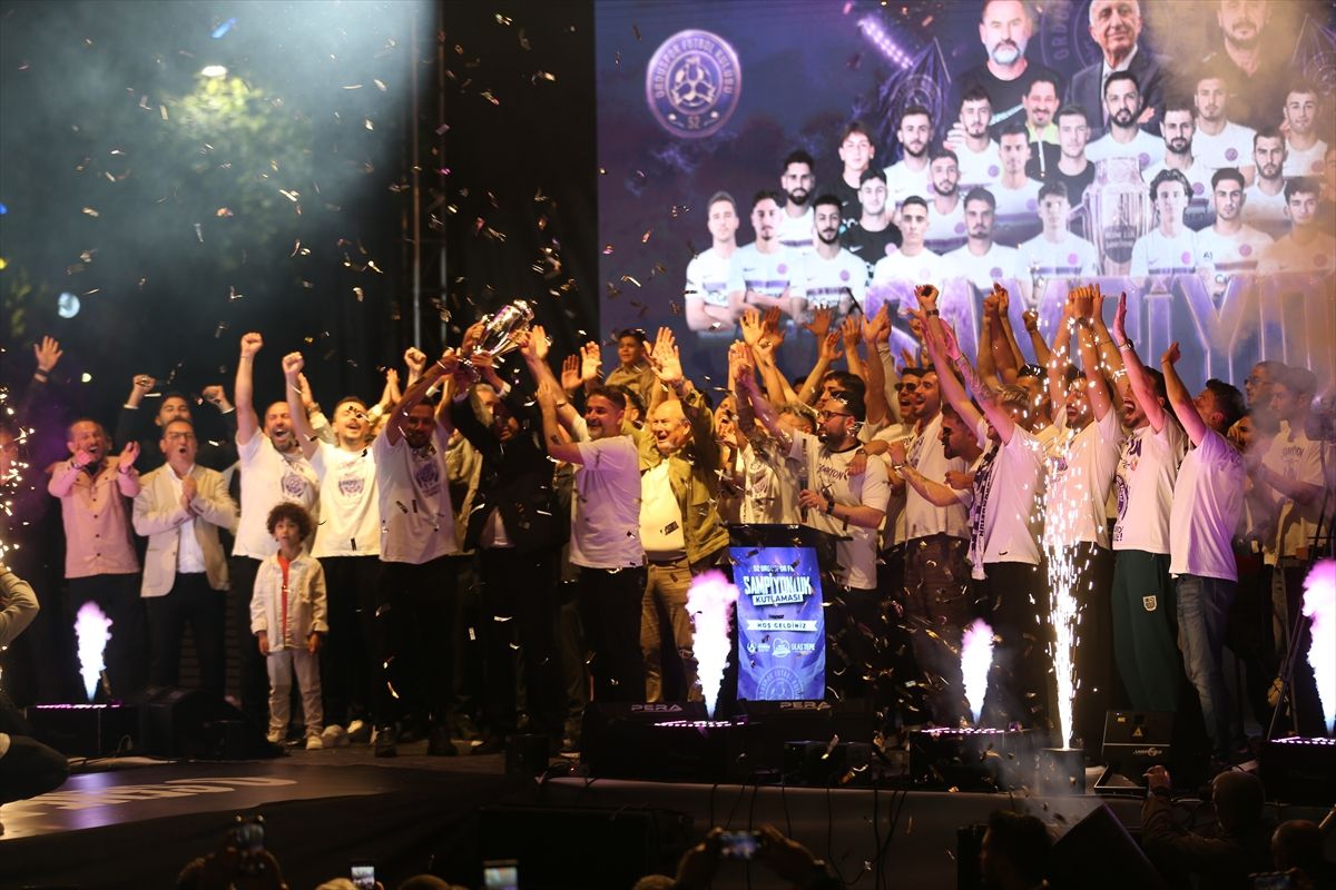 52 Orduspor FK, 2. Lig\'e Yükseldi!
