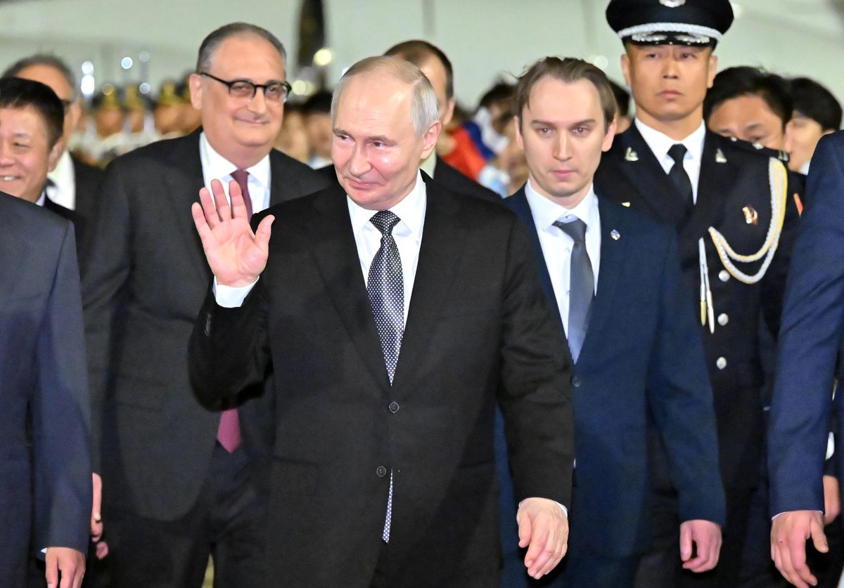 Putin, Çin\'e Resmi Ziyarette Bulundu