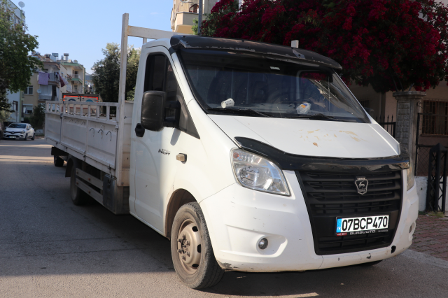 Aldığı oto çekiciyi kamyonete çevirmek istedi, ruhsatın sahte olduğunu öğrendi