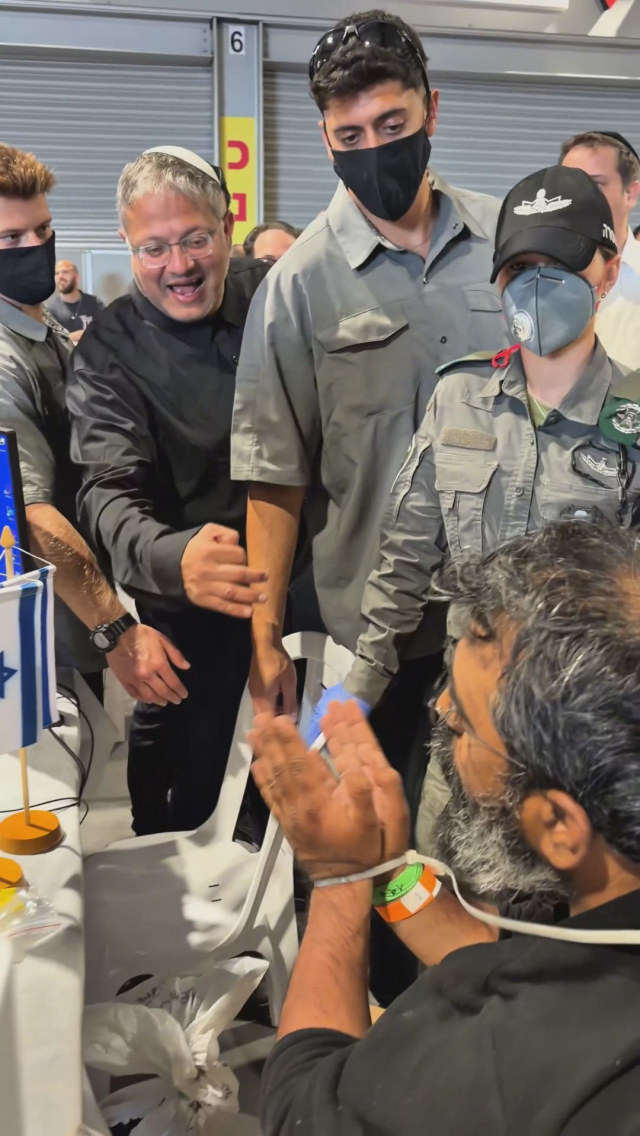 Alıkonulan Sumud aktivistlerine insanlık dışı muamele! Ben-Gvir'in yüzüne