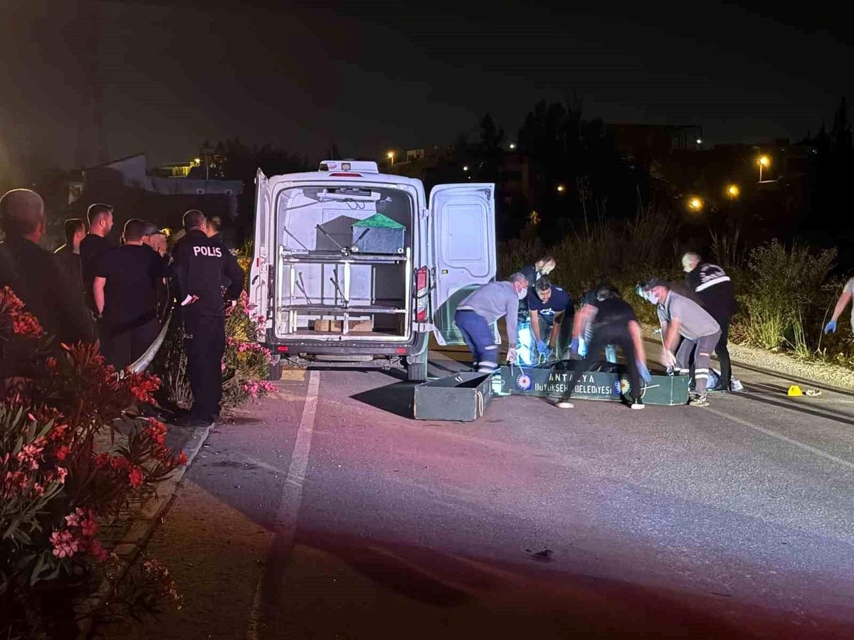 Antalya\'da Trafik Tartışması: 3 Ölü