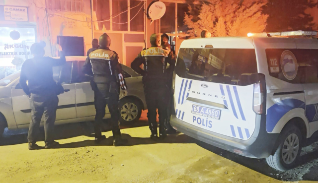 Ayrıldığı erkek arkadaşı evi bastı, kadın alt katın balkonuna atladı